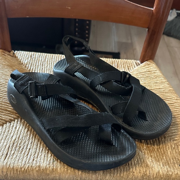 Chaco men’s Black Strappy Sandals main image 5